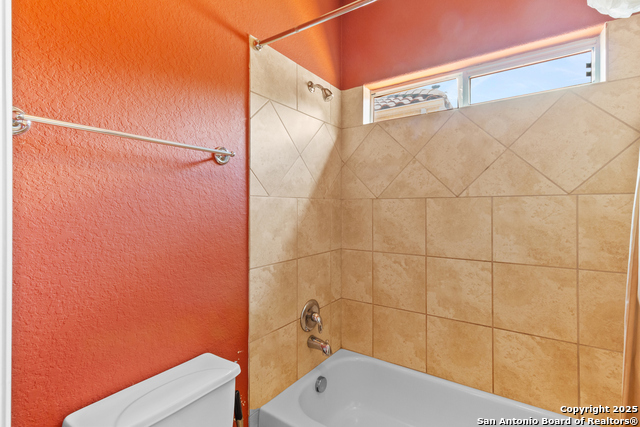 Listing photo id 21 for 3439 Monterrey Oak