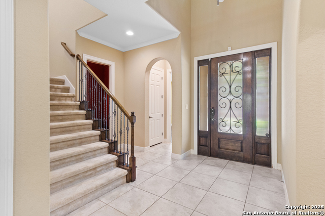 Listing photo id 1 for 3439 Monterrey Oak