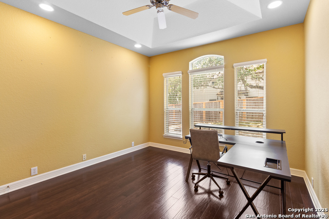 Listing photo id 2 for 3439 Monterrey Oak