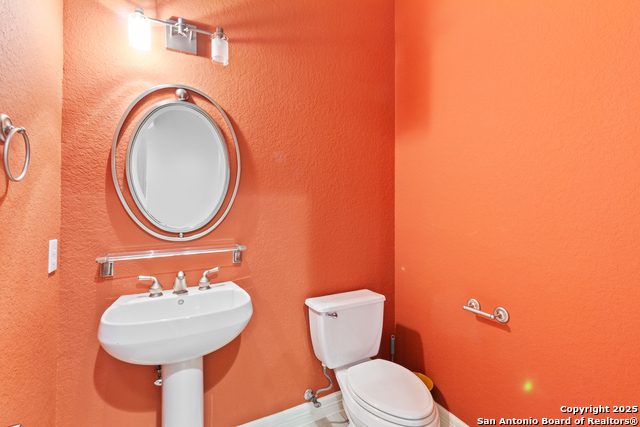 Listing photo id 3 for 3439 Monterrey Oak