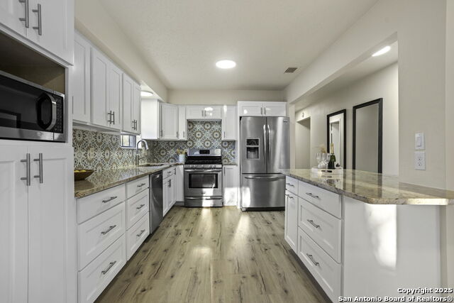 Listing photo id 13 for 14029 Heather Glen Ln