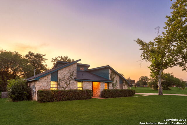 Listing photo id 1 for 14029 Heather Glen Ln