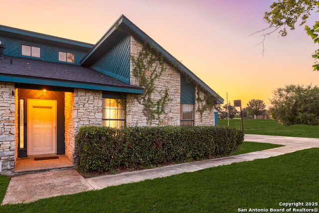 Listing photo id 2 for 14029 Heather Glen Ln