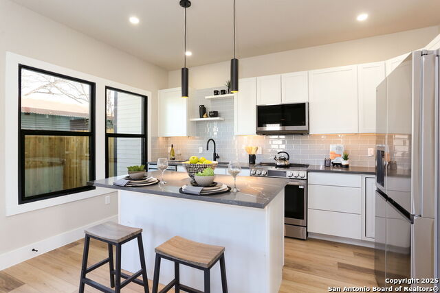 Listing photo id 10 for 103 Paso Hondo  202