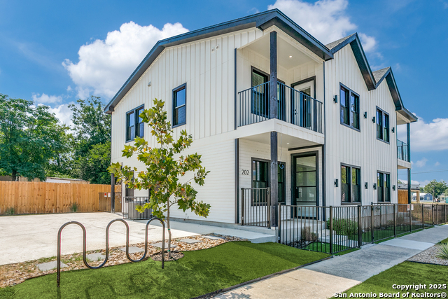 Listing photo id 0 for 103 Paso Hondo  202