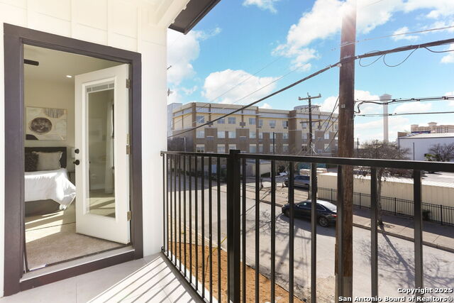 Listing photo id 23 for 103 Paso Hondo  202