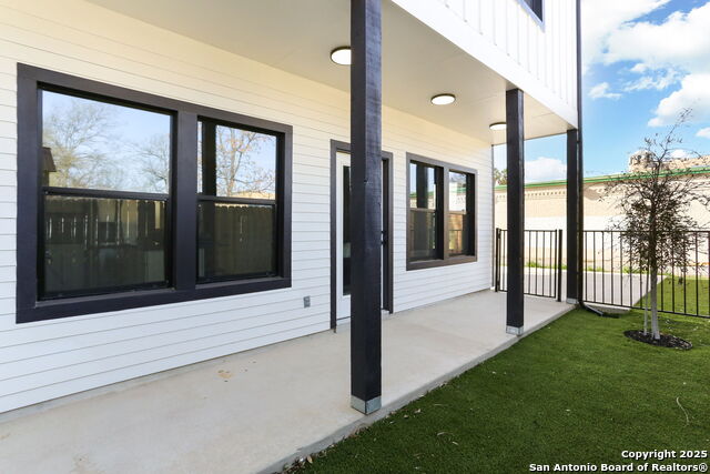 Listing photo id 24 for 103 Paso Hondo  202