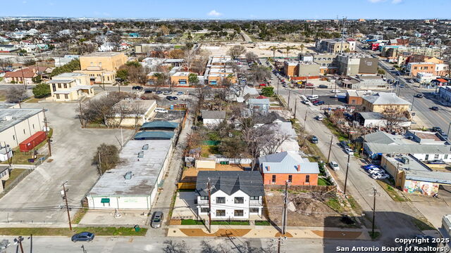 Listing photo id 33 for 103 Paso Hondo  202