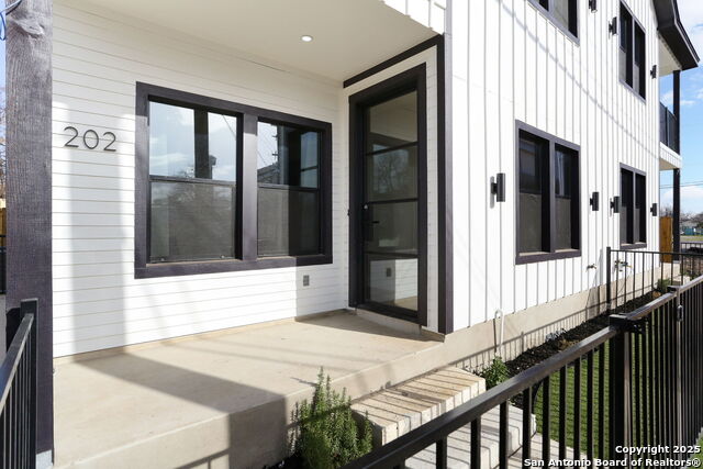 Listing photo id 2 for 103 Paso Hondo  202