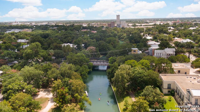 Listing photo id 38 for 103 Paso Hondo  202