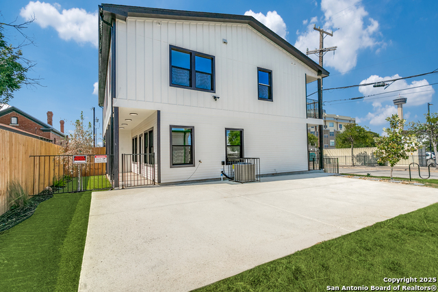 Listing photo id 3 for 103 Paso Hondo  202