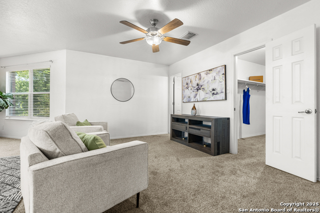 Image 18 of 32 For 5731 Lovett Oaks