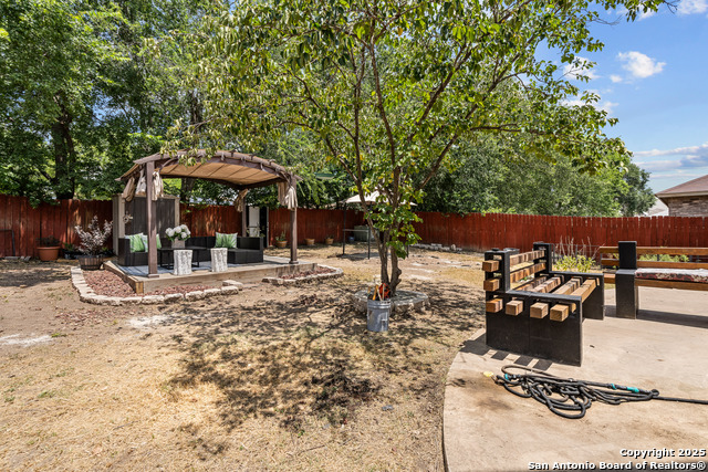 Image 23 of 32 For 5731 Lovett Oaks