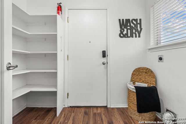 Image 30 of 32 For 5731 Lovett Oaks