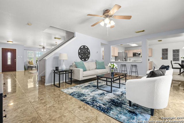 Image 6 of 32 For 5731 Lovett Oaks