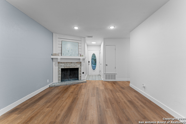 Image 4 of 19 For 9406 Cliff Way