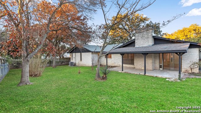 Image 32 of 35 For 1510 Periwinkle Pl