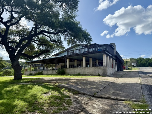 Listing photo id 0 for 2386 Colleen Dr