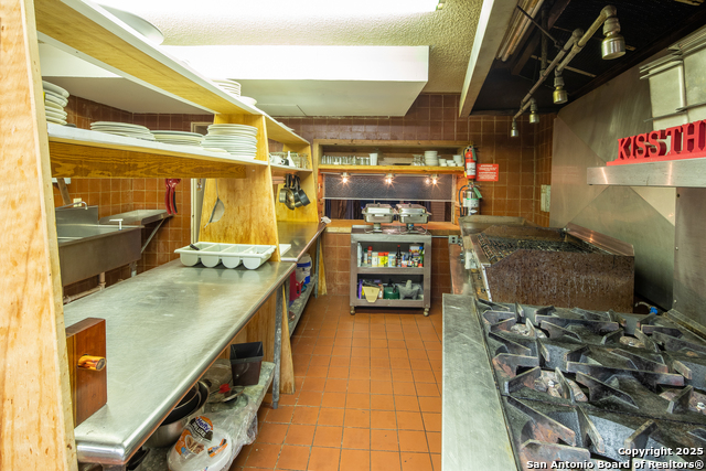 Listing photo id 22 for 2386 Colleen Dr