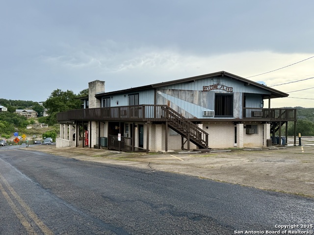 Listing photo id 2 for 2386 Colleen Dr