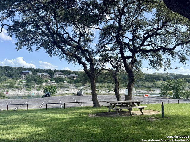 Listing photo id 6 for 2386 Colleen Dr