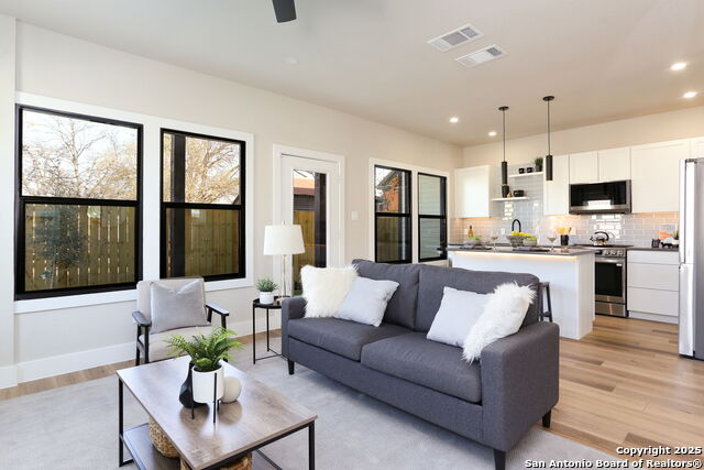 Image 13 of 48 For 103 Paso Hondo 201