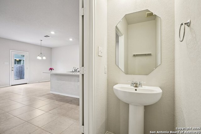 Image 20 of 44 For 6806 Prue Rd  27