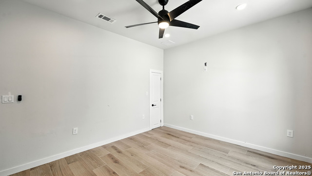 Image 22 of 34 For 265 School