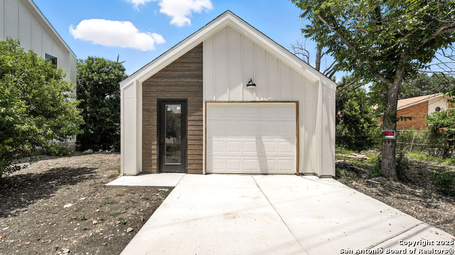 Image 31 of 34 For 265 School