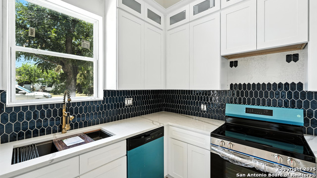 Image 9 of 34 For 265 School