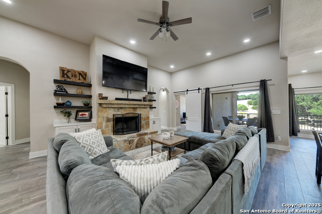 Image 11 of 49 For 811 Long Meadow