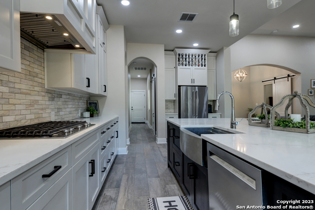 Image 13 of 49 For 811 Long Meadow