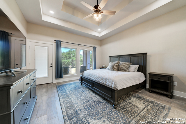 Image 16 of 49 For 811 Long Meadow