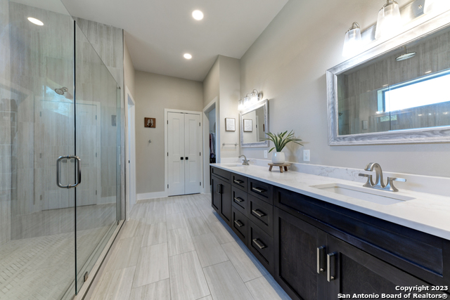 Image 18 of 49 For 811 Long Meadow