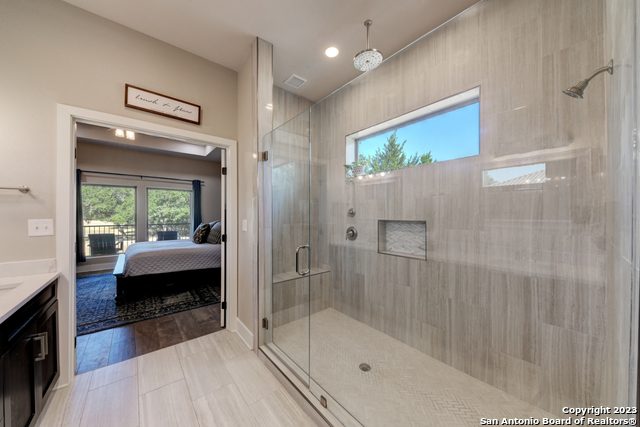 Image 19 of 49 For 811 Long Meadow