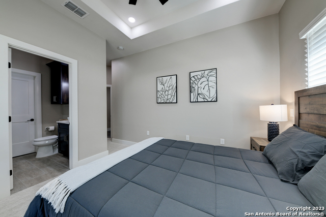 Image 26 of 49 For 811 Long Meadow