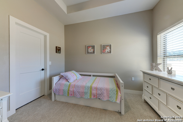 Image 32 of 49 For 811 Long Meadow