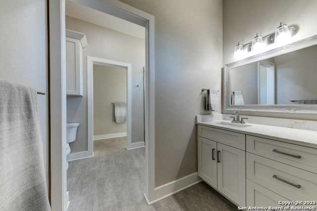 Image 33 of 49 For 811 Long Meadow