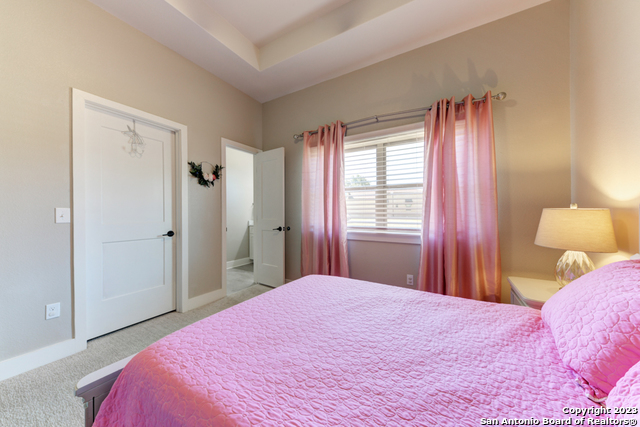 Image 35 of 49 For 811 Long Meadow