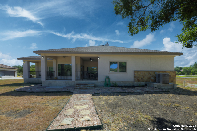 Image 40 of 49 For 811 Long Meadow
