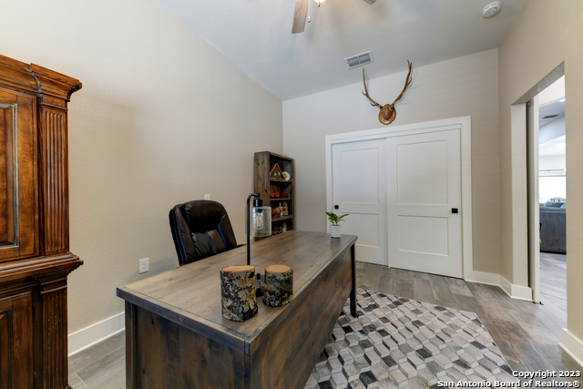 Image 9 of 49 For 811 Long Meadow