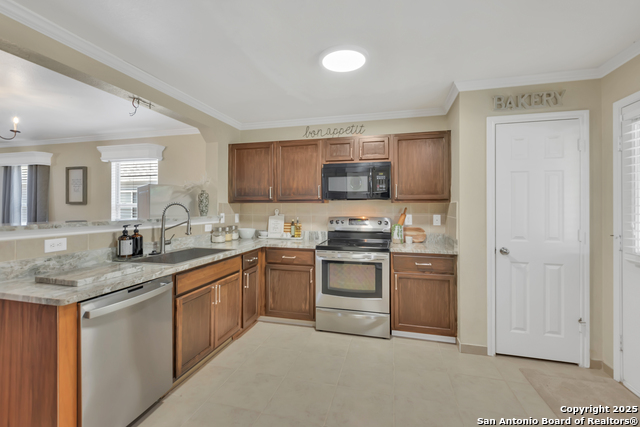 Listing photo id 8 for 11918 Briarton Wells