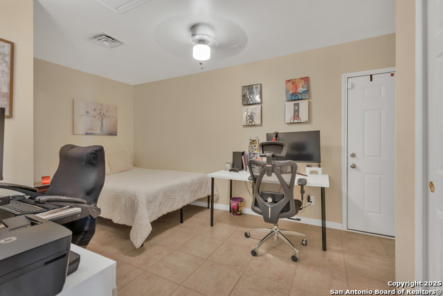 Listing photo id 18 for 11918 Briarton Wells