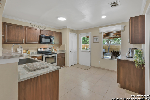 Listing photo id 7 for 11918 Briarton Wells