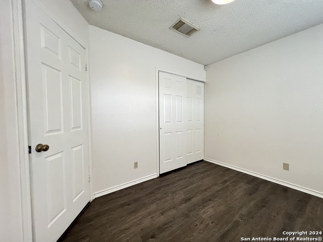 Image 14 of 27 For 6027 Walnut Mill Dr