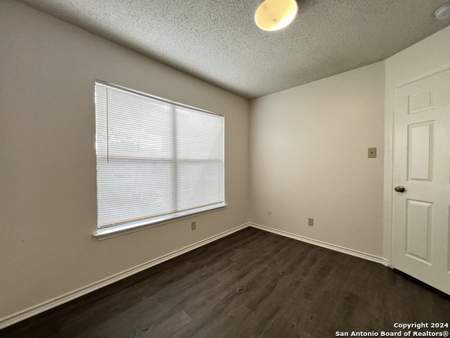 Image 15 of 27 For 6027 Walnut Mill Dr