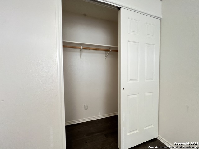 Image 16 of 27 For 6027 Walnut Mill Dr