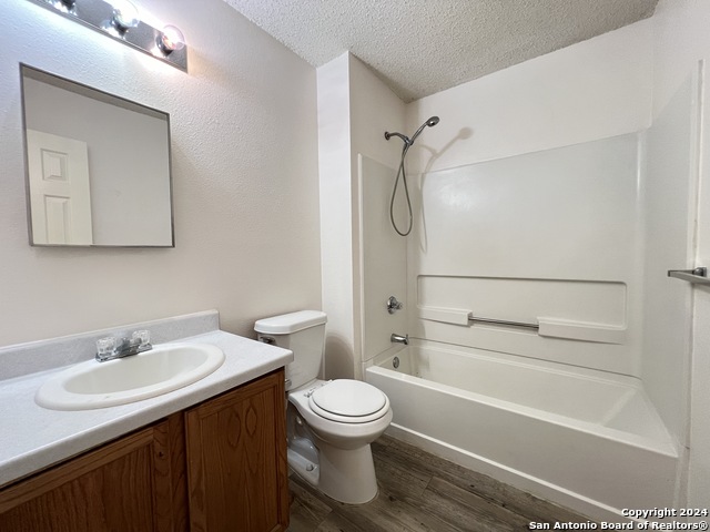 Image 17 of 27 For 6027 Walnut Mill Dr