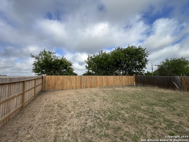 Image 22 of 27 For 6027 Walnut Mill Dr