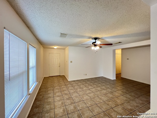 Image 4 of 27 For 6027 Walnut Mill Dr